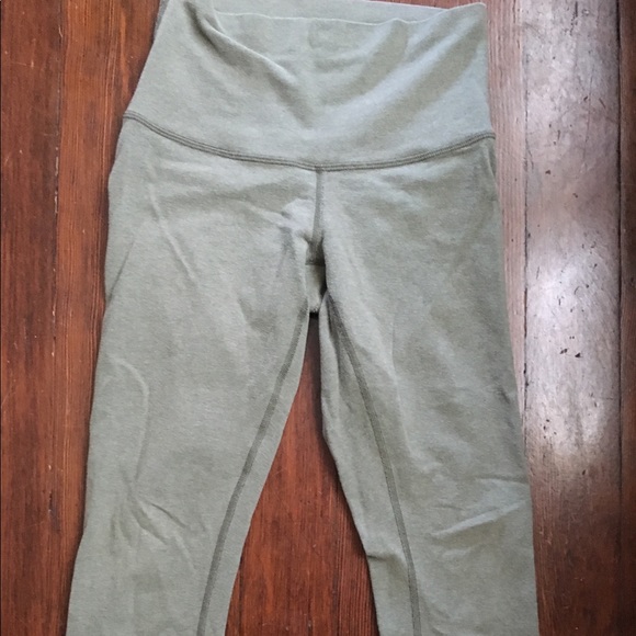 Lululemon wunder under crop high waisted - Picture 2 of 3